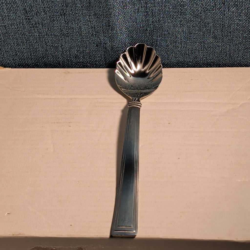 Hampton Silversmiths PORTFOLIO Sugar Spoon & Butter Knife Set | Glossy 208
