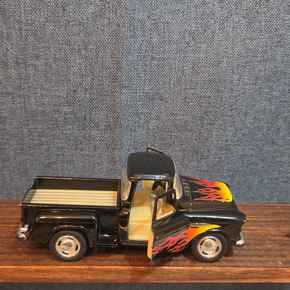 1955 Chevy Stepside Pickup Truck Diecast 1:24 Flames Hot Rod