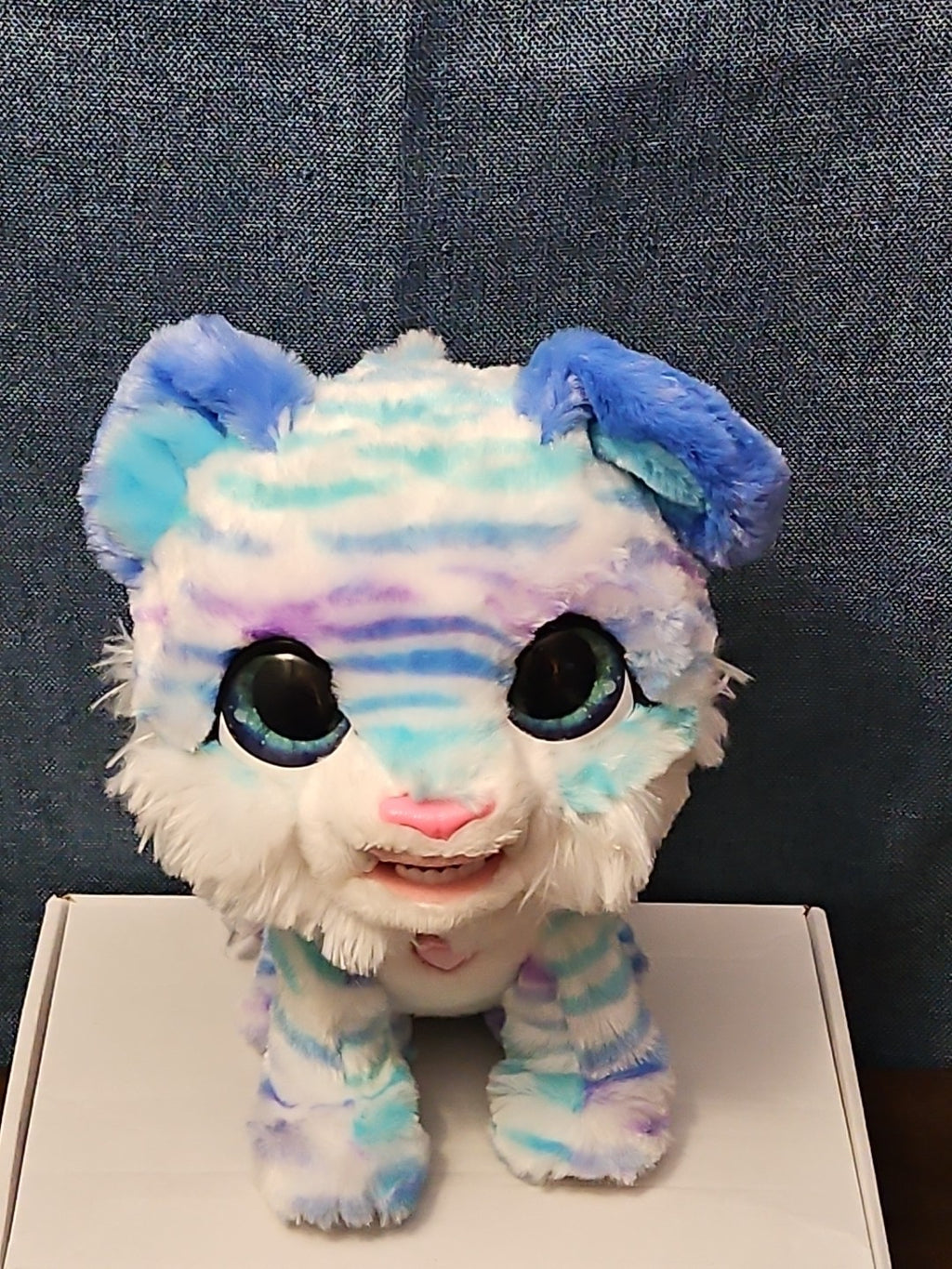 FurReal North Sabertooth Kitty | Interactive Plush Pet | Shivers & Chatters