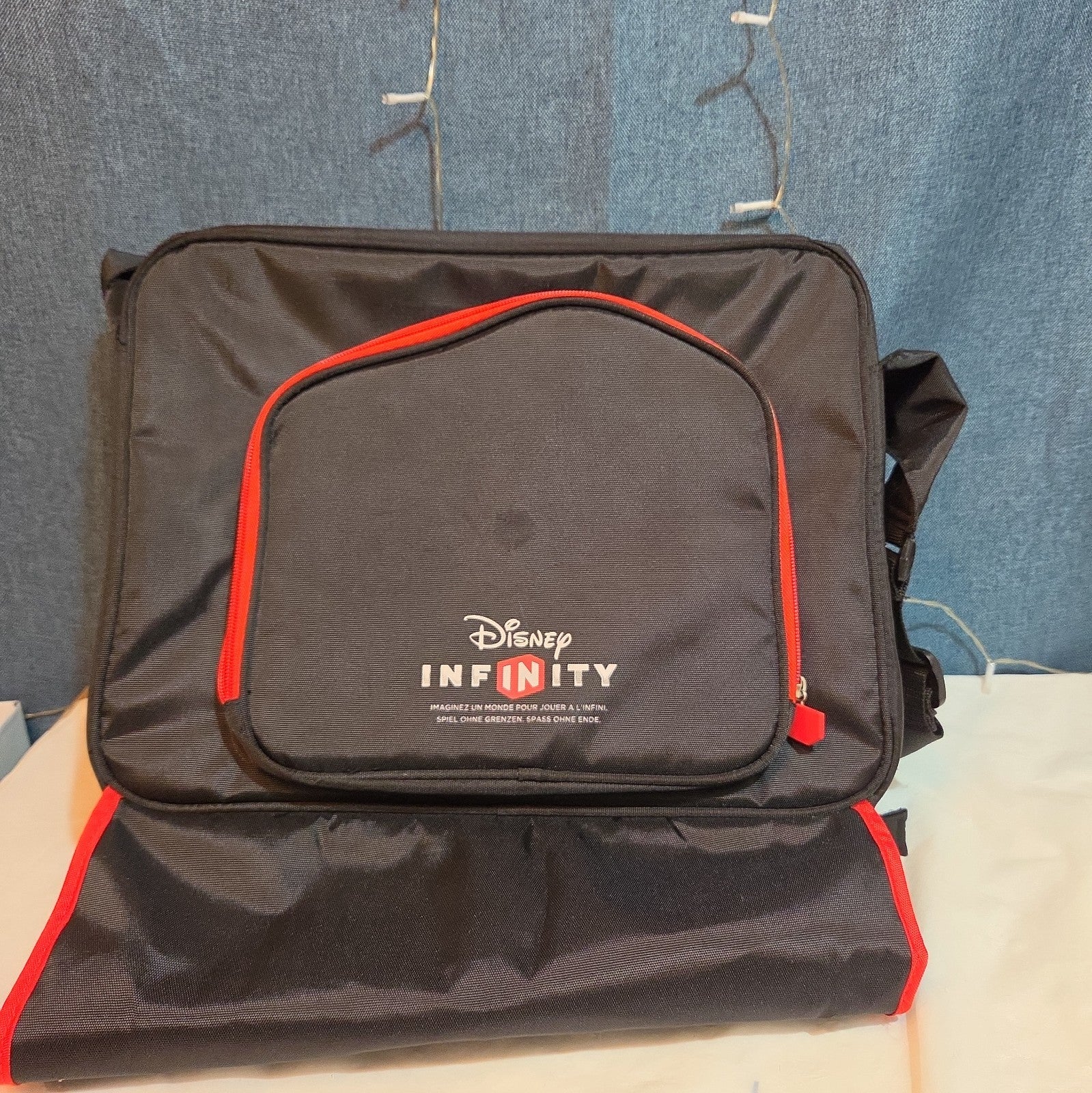 PDP Disney Infinity Play Zone Messenger Bag Fold Out Mat Y2K