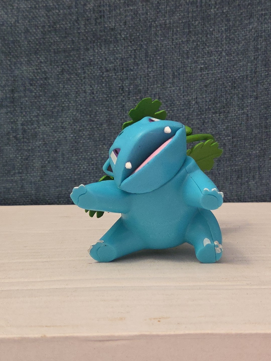 Nintendo Pokemon IVYSAUR 2.5" Vinyl Figure PVC 2015 Tomy Toy Kanto Collectible