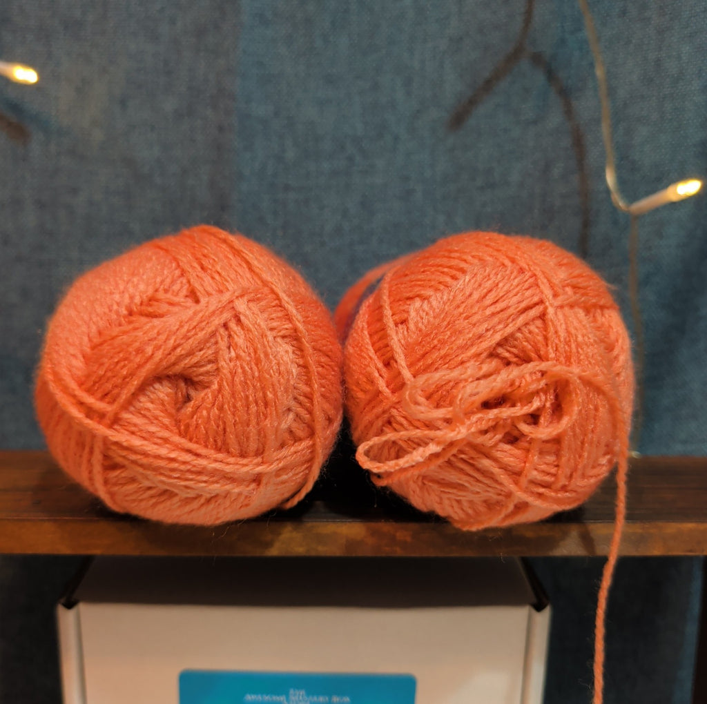 Herrschners Afghan Yarn 2 Ply Coral Rose Acrylic 2 Skein