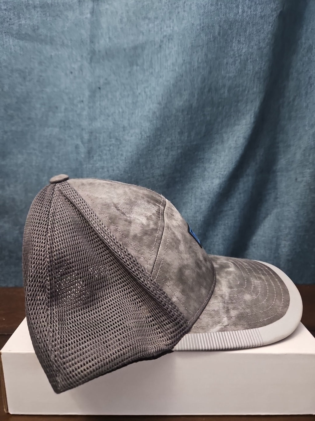 Hurley Flex-Fit Mission Trucker Hat Cap Size L/XL Gray Mesh Performance Surf