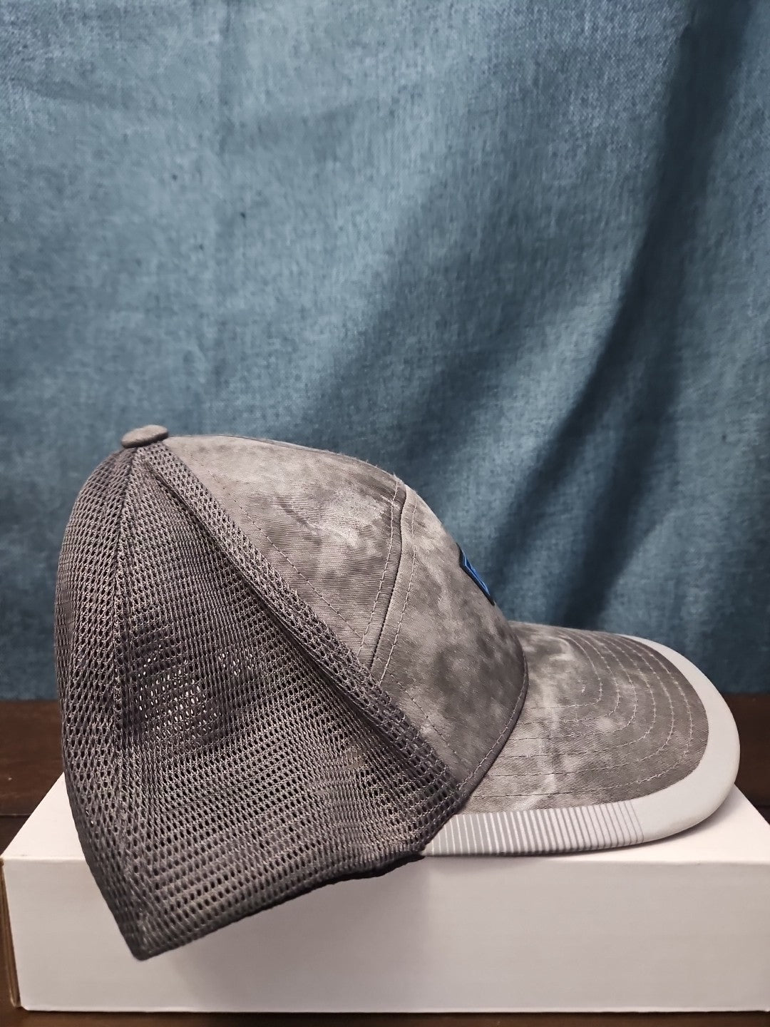 Hurley Flex-Fit Mission Trucker Hat Cap Size L/XL Gray Mesh Performance Surf