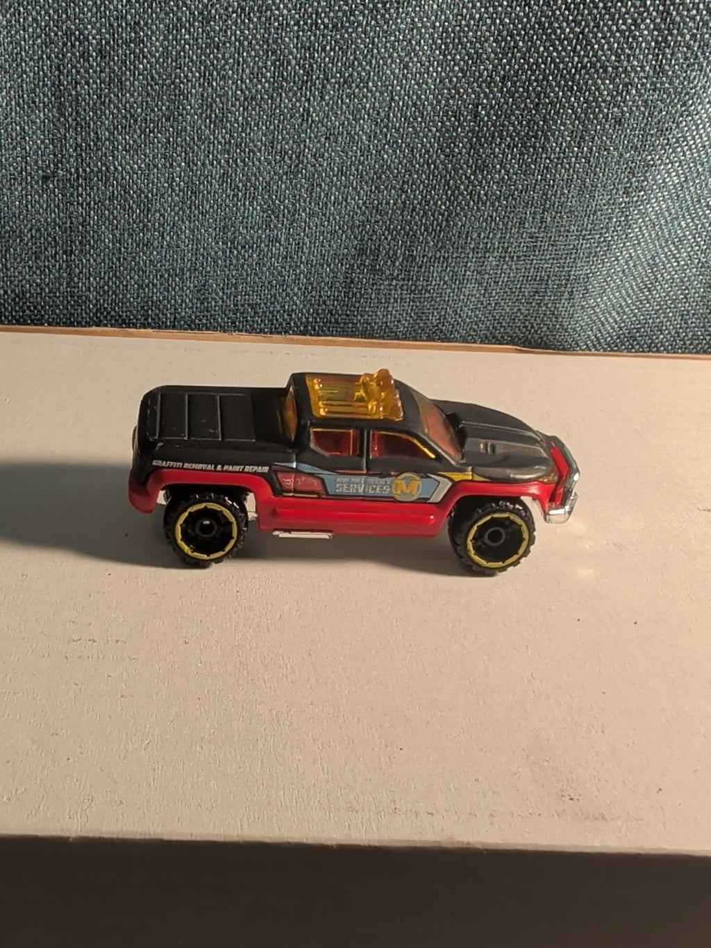 Hot Wheels Off-Duty Truck | Graffiti Removal Service | 2016 HW City Works |