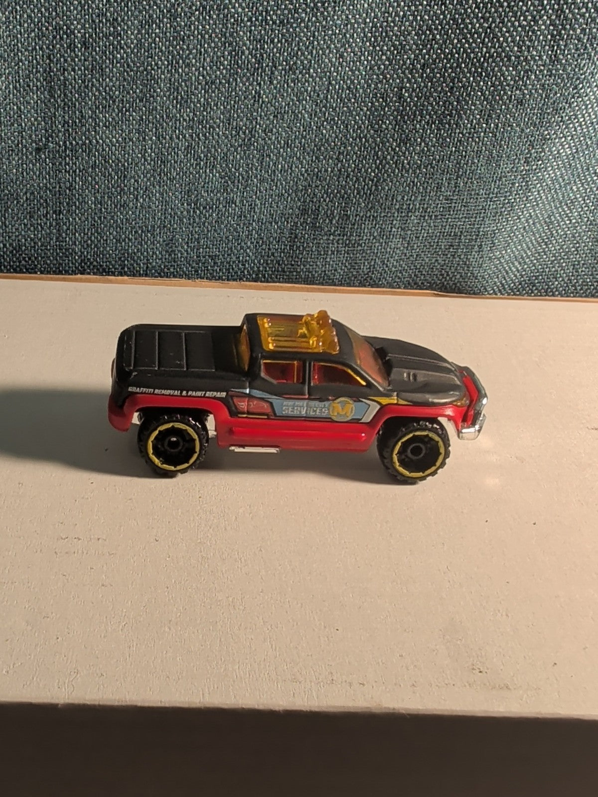 Hot Wheels Off-Duty Truck | Graffiti Removal Service | 2016 HW City Works |