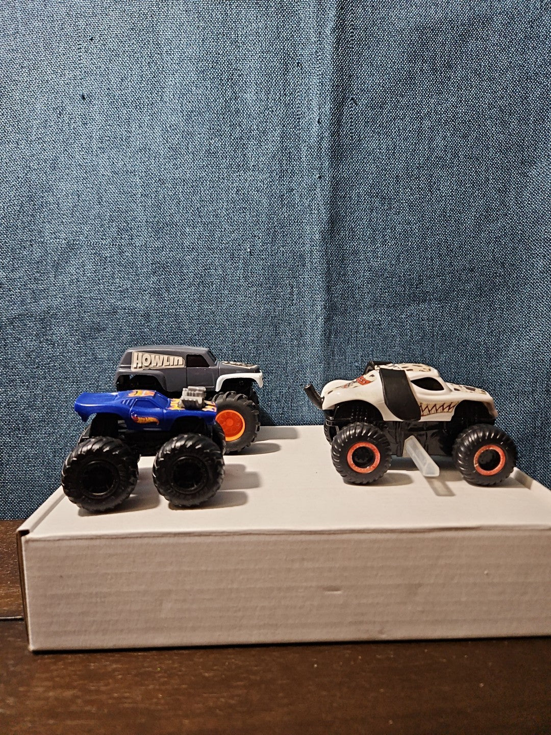 3-Piece Monster Truck Set | Hot Wheels Twin Mill & Howlin' Heat
