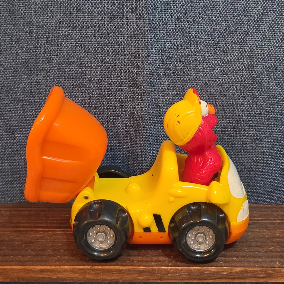 Sesame Street Elmo Dump Truck Plastic Construction Toy 2001