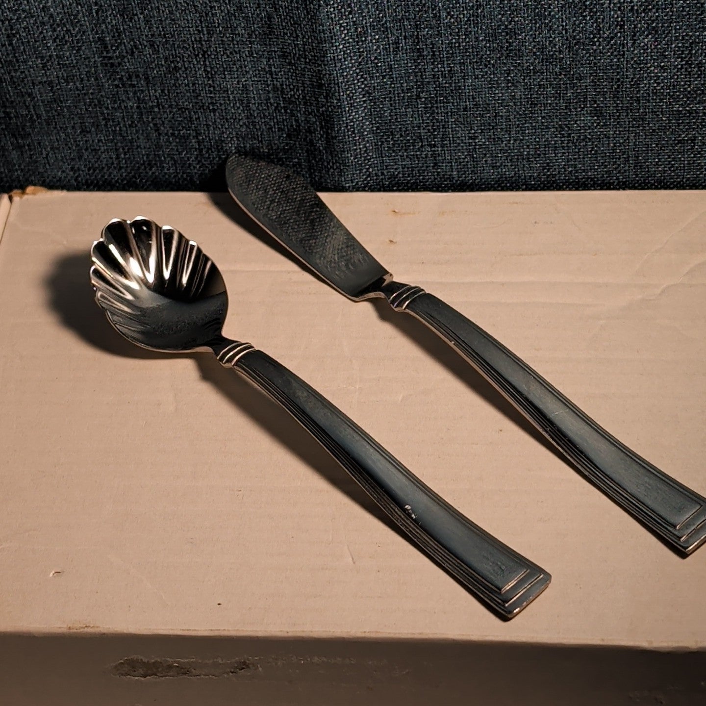 Hampton Silversmiths PORTFOLIO Sugar Spoon & Butter Knife Set | Glossy 208
