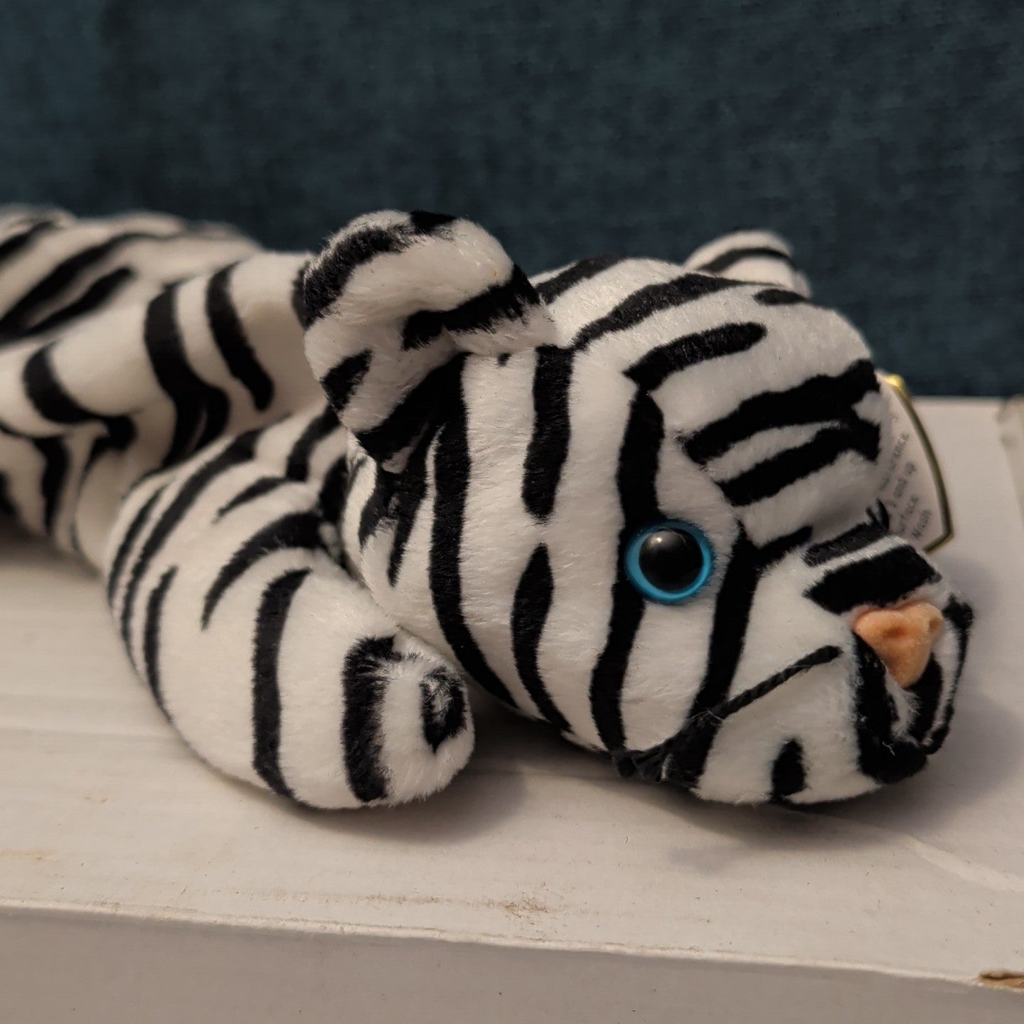 Ty Beanie Baby Blizzard White Tiger 1996 DOB Retired Stuffed Animal MWMT 04163