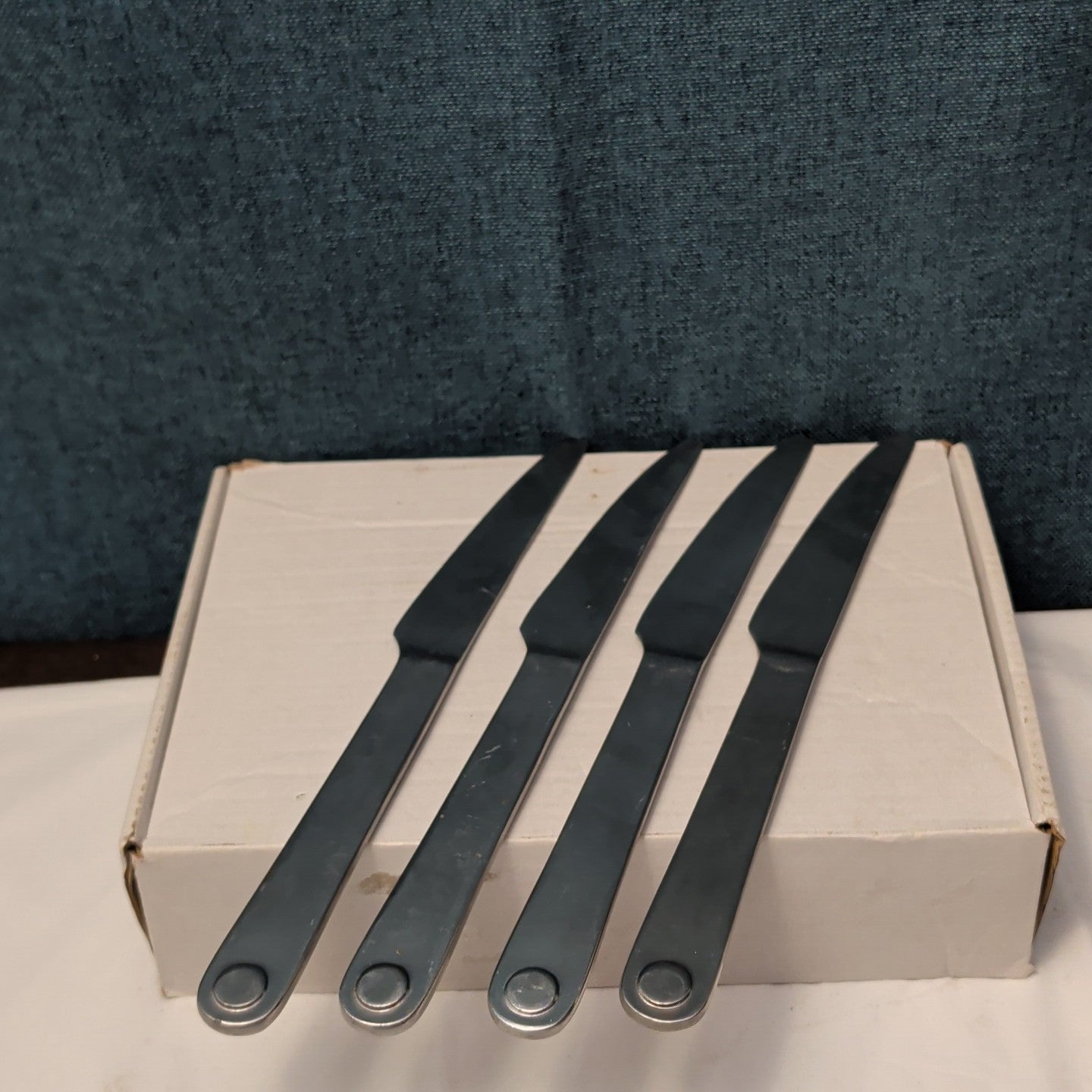 6 Pc GOURMET SETTINGS TAXI Flatware Set | 18/8 Stainless | 4 Knives | 2 Spoons