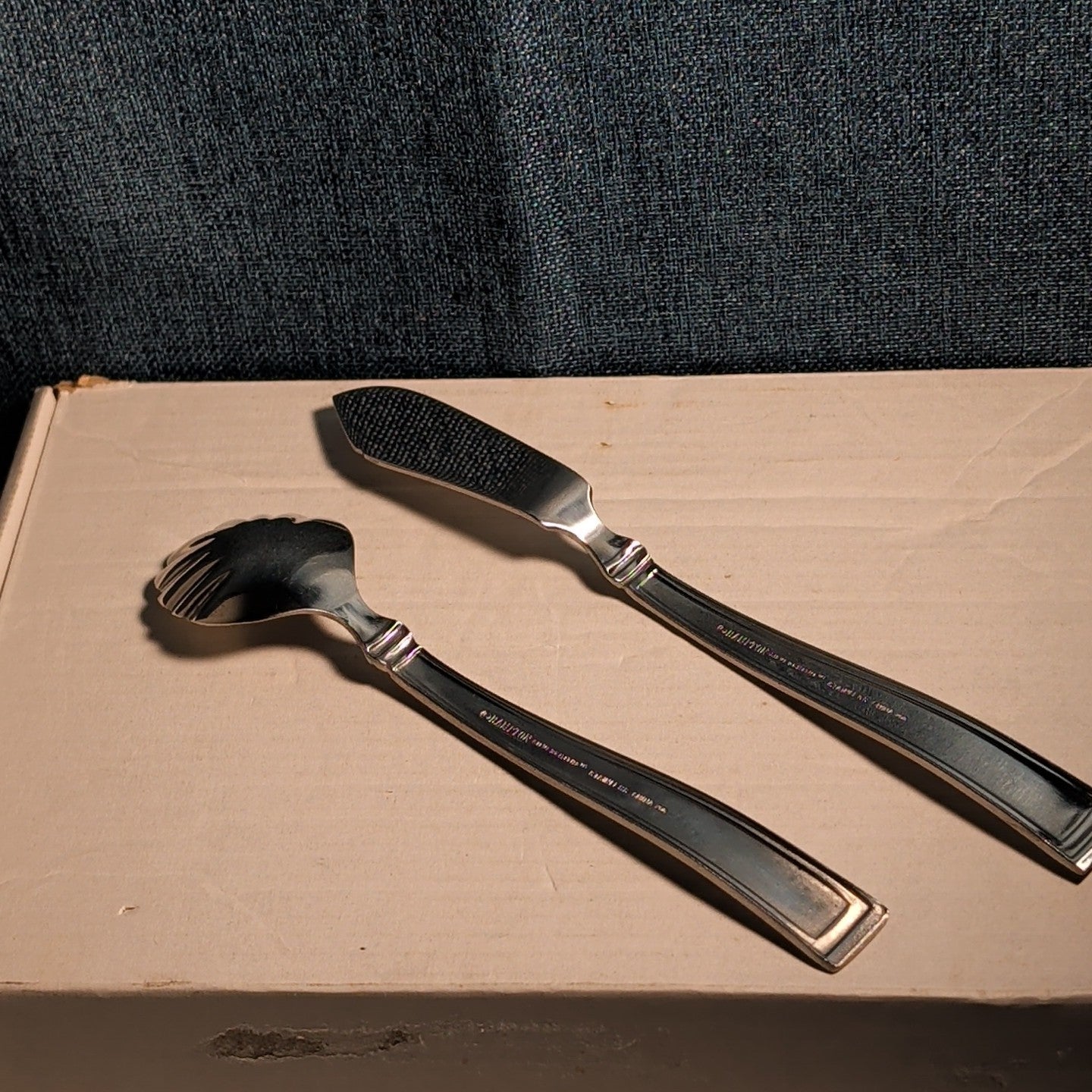 Hampton Silversmiths PORTFOLIO Sugar Spoon & Butter Knife Set | Glossy 208