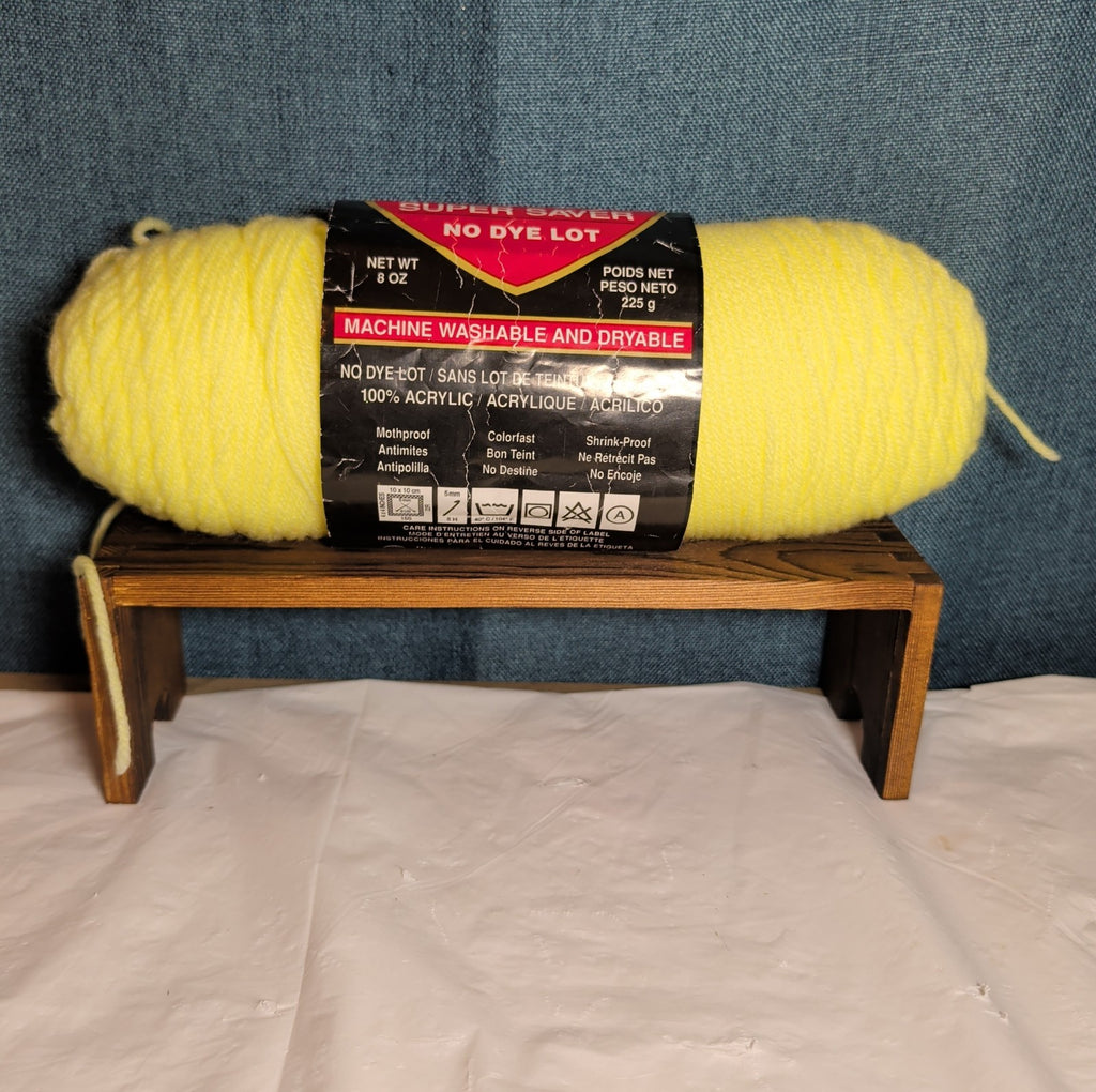 Red Heart Super Saver Pale Yellow 8oz Acrylic Yarn Worsted NWT E300