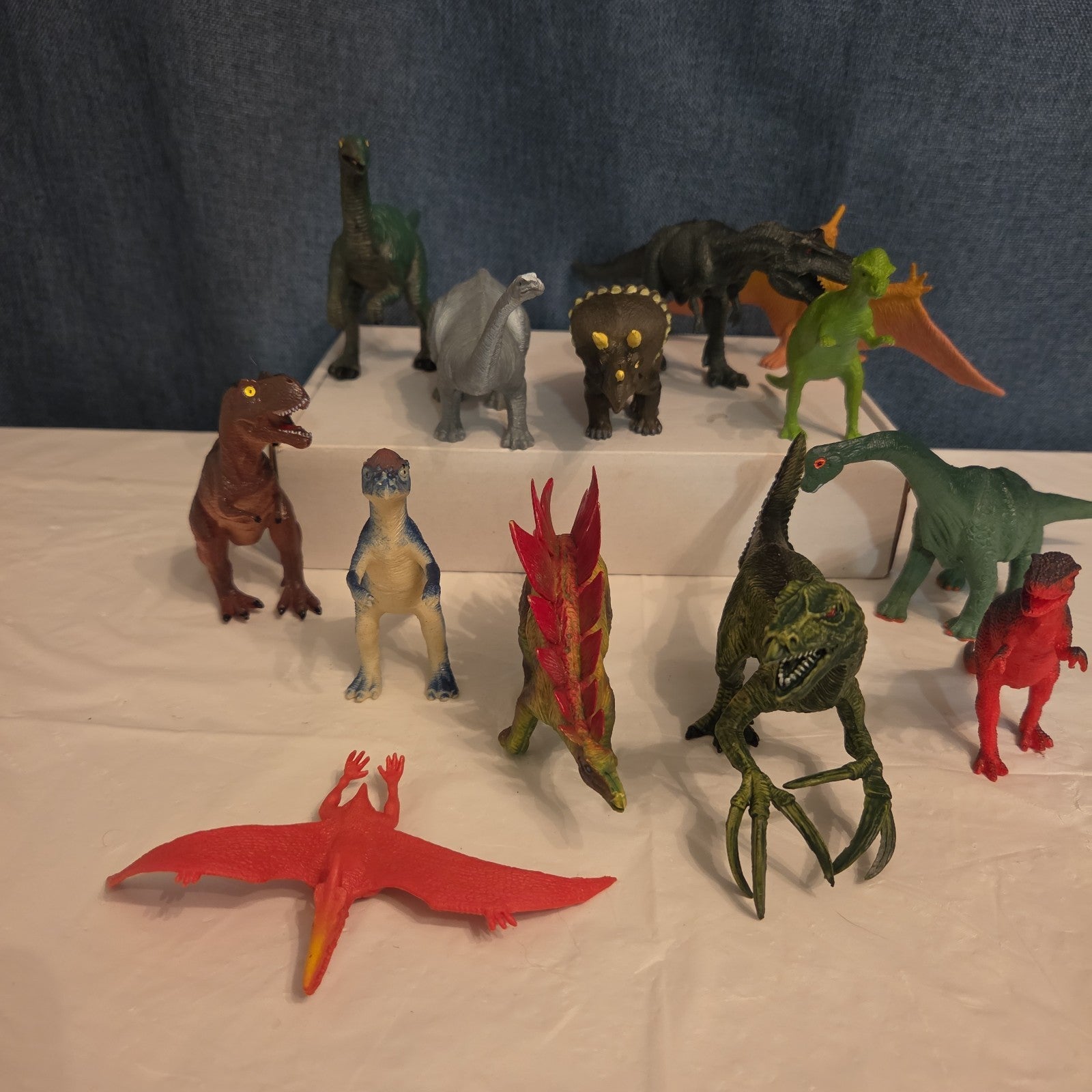 Dinosaur Toy Figures Lot of 13 T-Rex Triceratops Stegosaurus Plastic Play Set