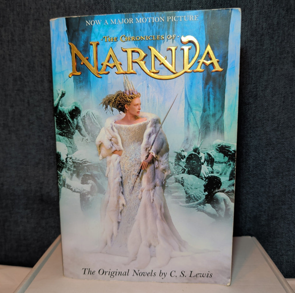 The Chronicles of Narnia Complete 7 Book Omnibus Paperback C.S. Lewis 2005