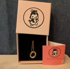 Pixie The Penguin Bubble Letter O Necklace Gold Toned Stainless Steel New