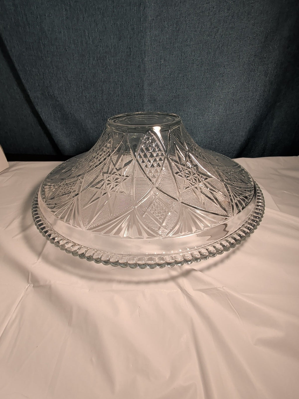 KIG Indonesia 10" Pressed Glass Bowl Starburst Floral MCM Centerpiece Serving