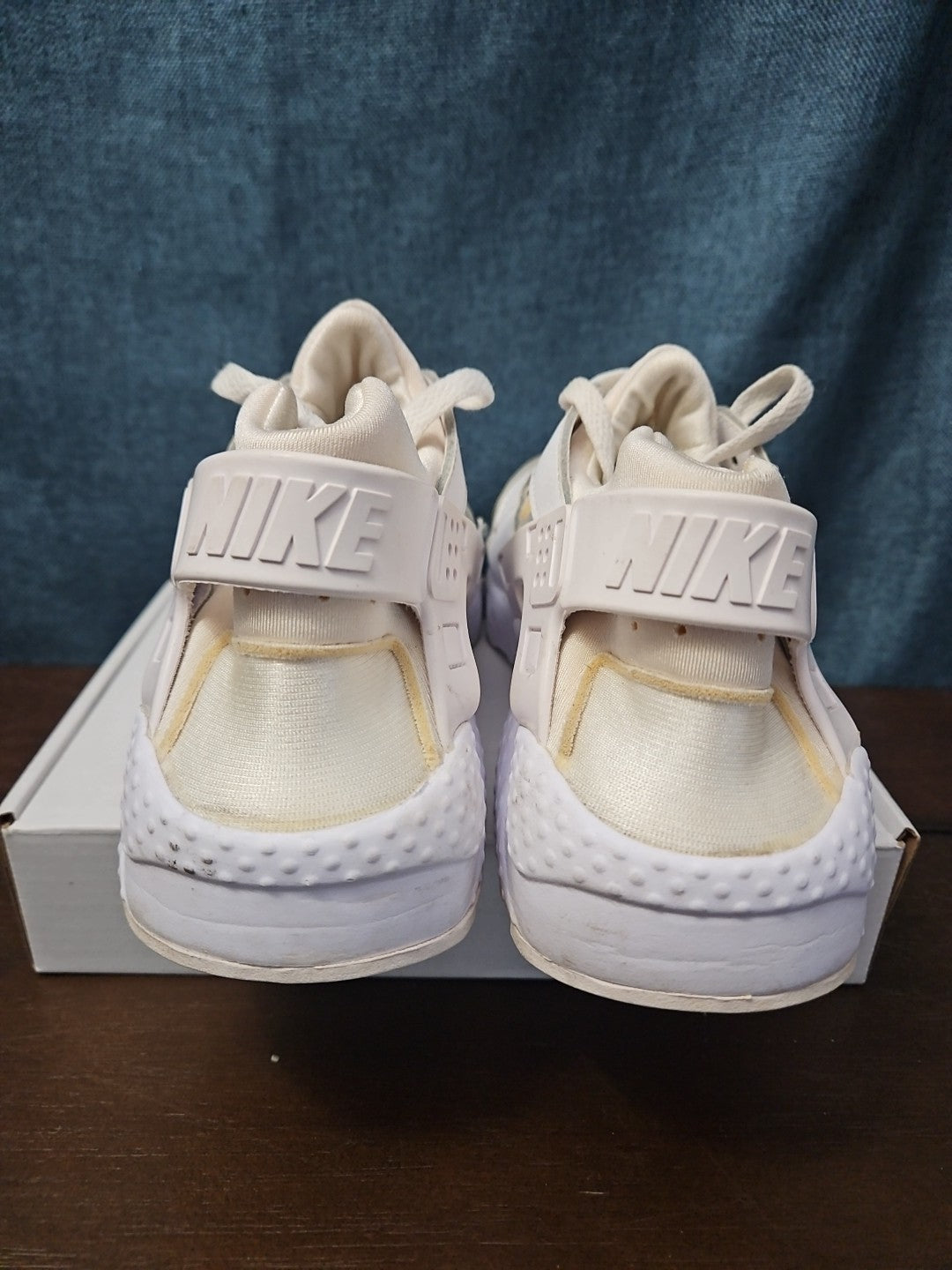 Nike Air Huarache Triple White GS 654275-110 Size 6.5Y | Women's 8 | Retro