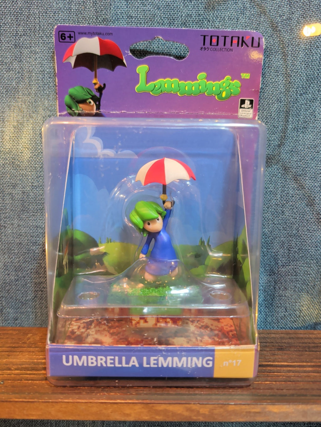 Totaku #17 Umbrella Lemming Figure Sony PlayStation Retro Gaming NIB