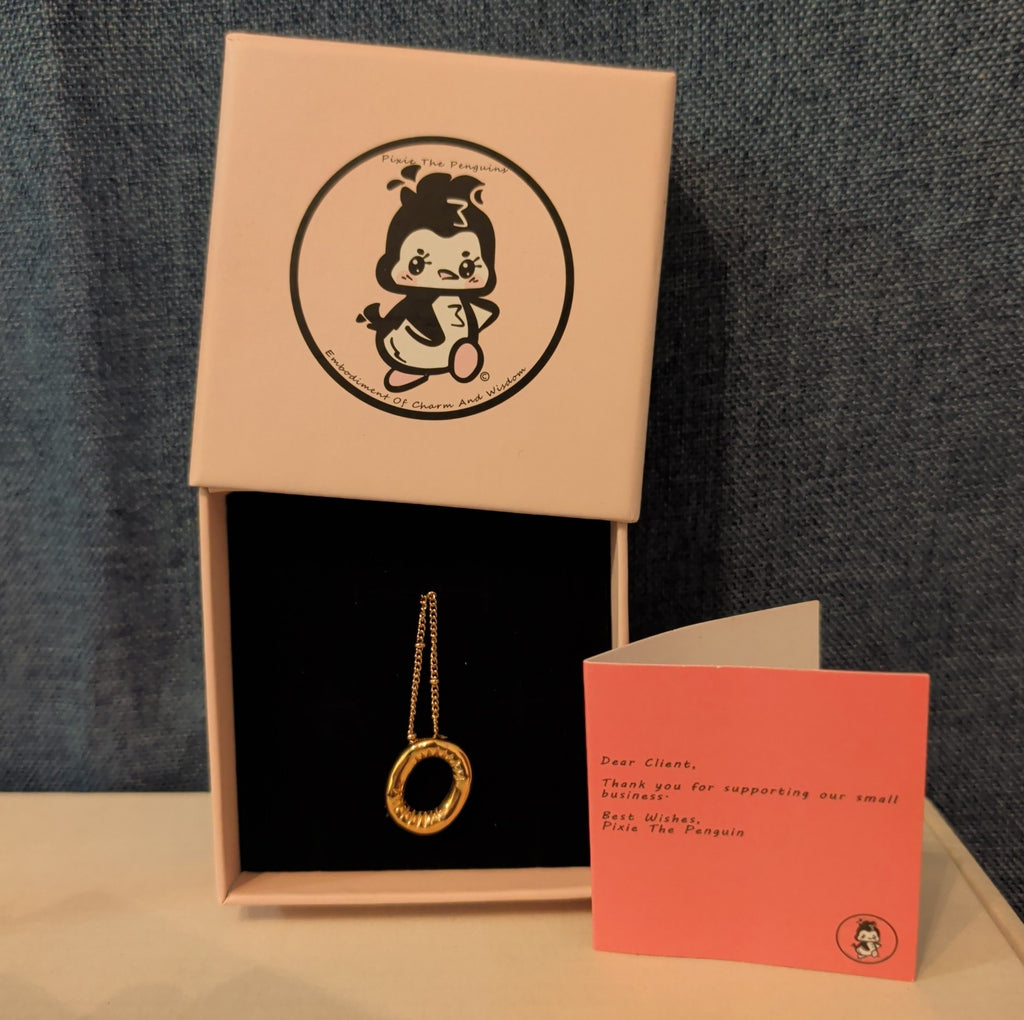 Pixie The Penguin Bubble Letter O Necklace Gold Toned Stainless Steel New