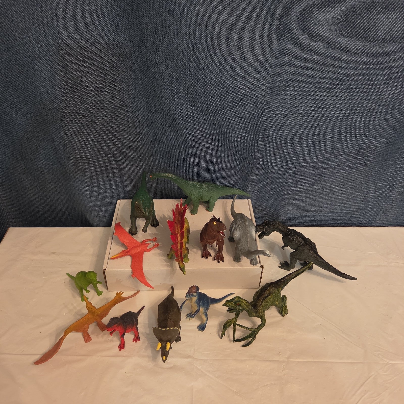 Dinosaur Toy Figures Lot of 13 T-Rex Triceratops Stegosaurus Plastic Play Set