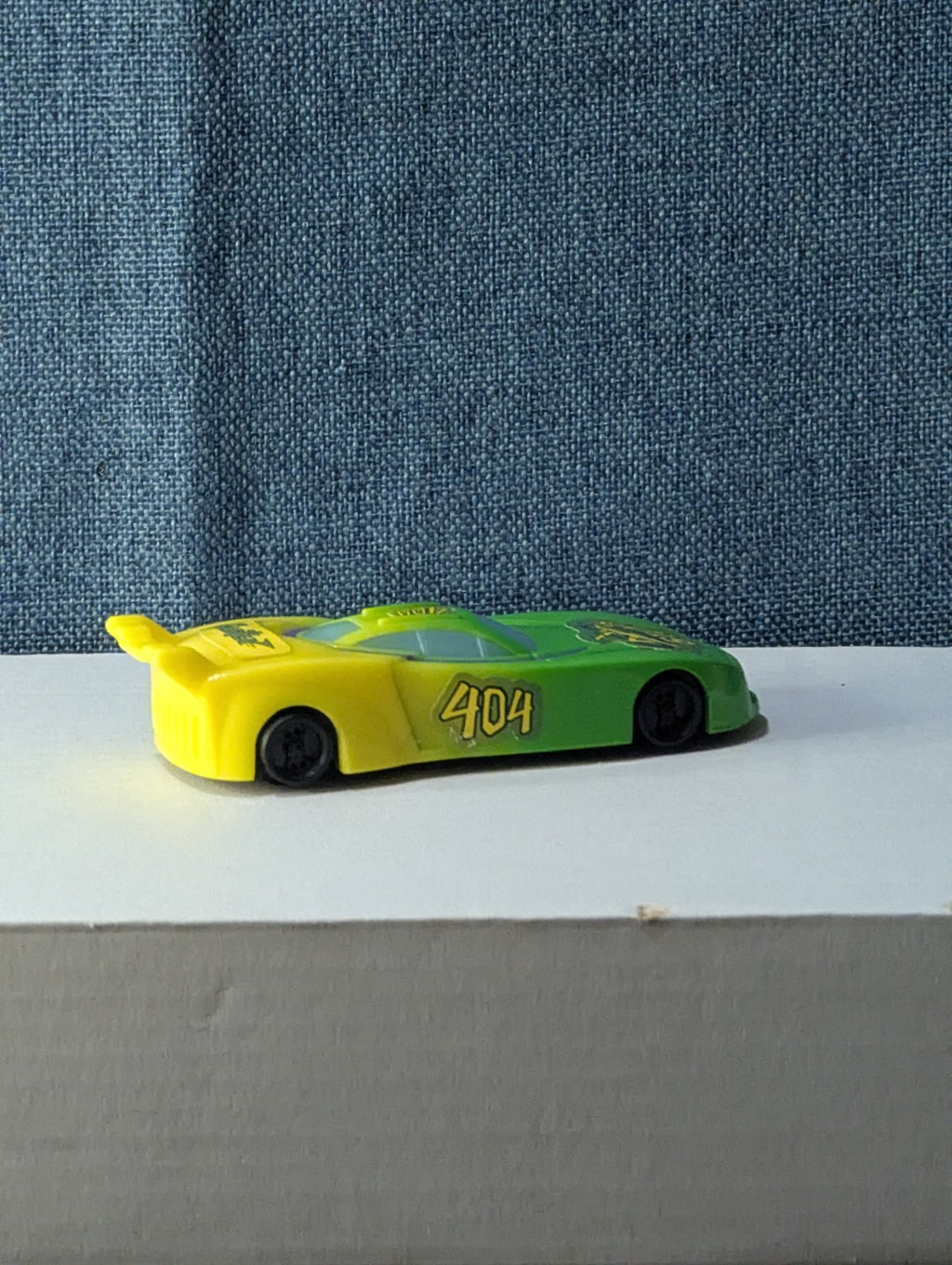 NASCAR Racers STUNTS #404 Fastex Car 2001 McDonald's Wendy's Pullback Toy