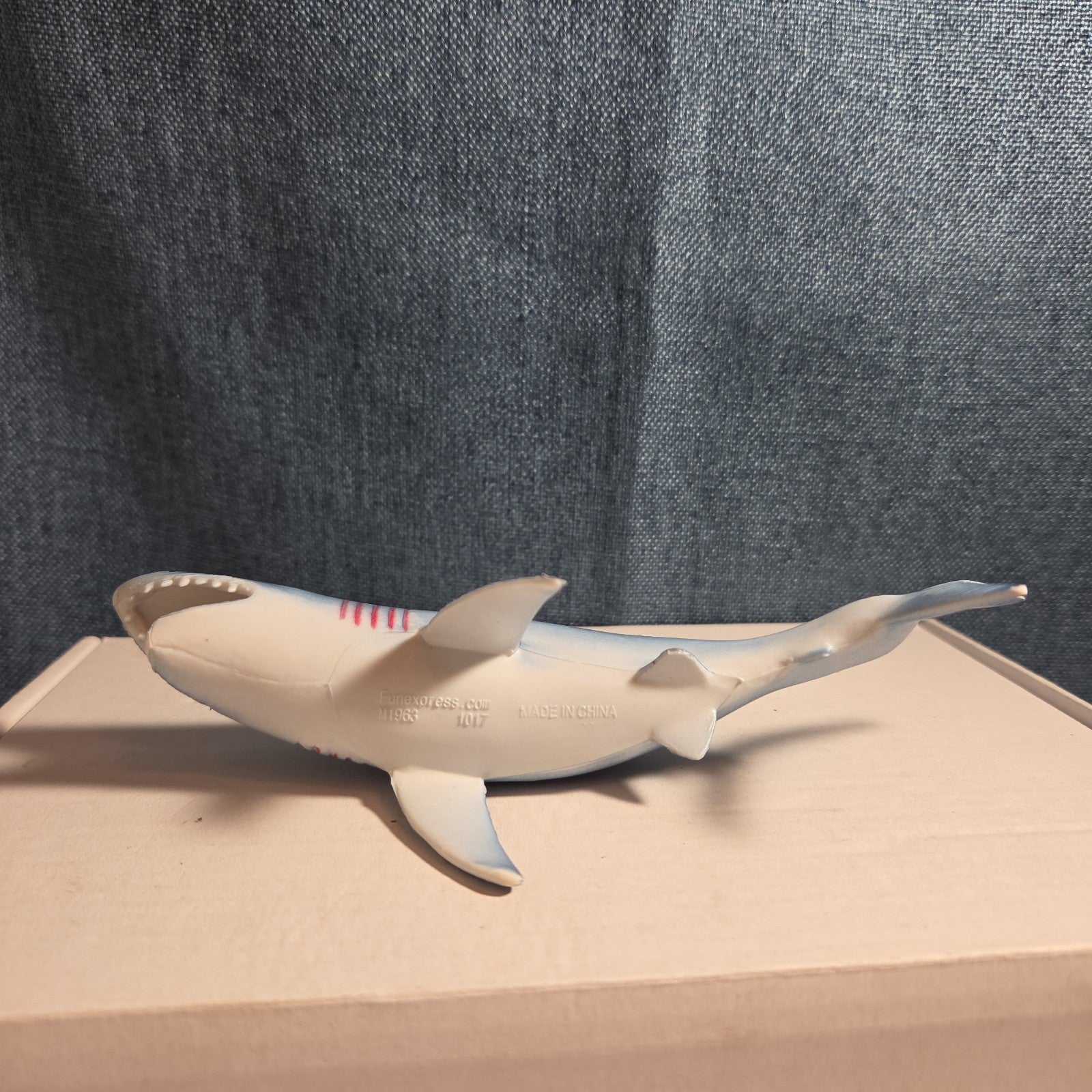 Fun Express Rubber Shark Toy Figure IN1963 Blue Gills Marine Life