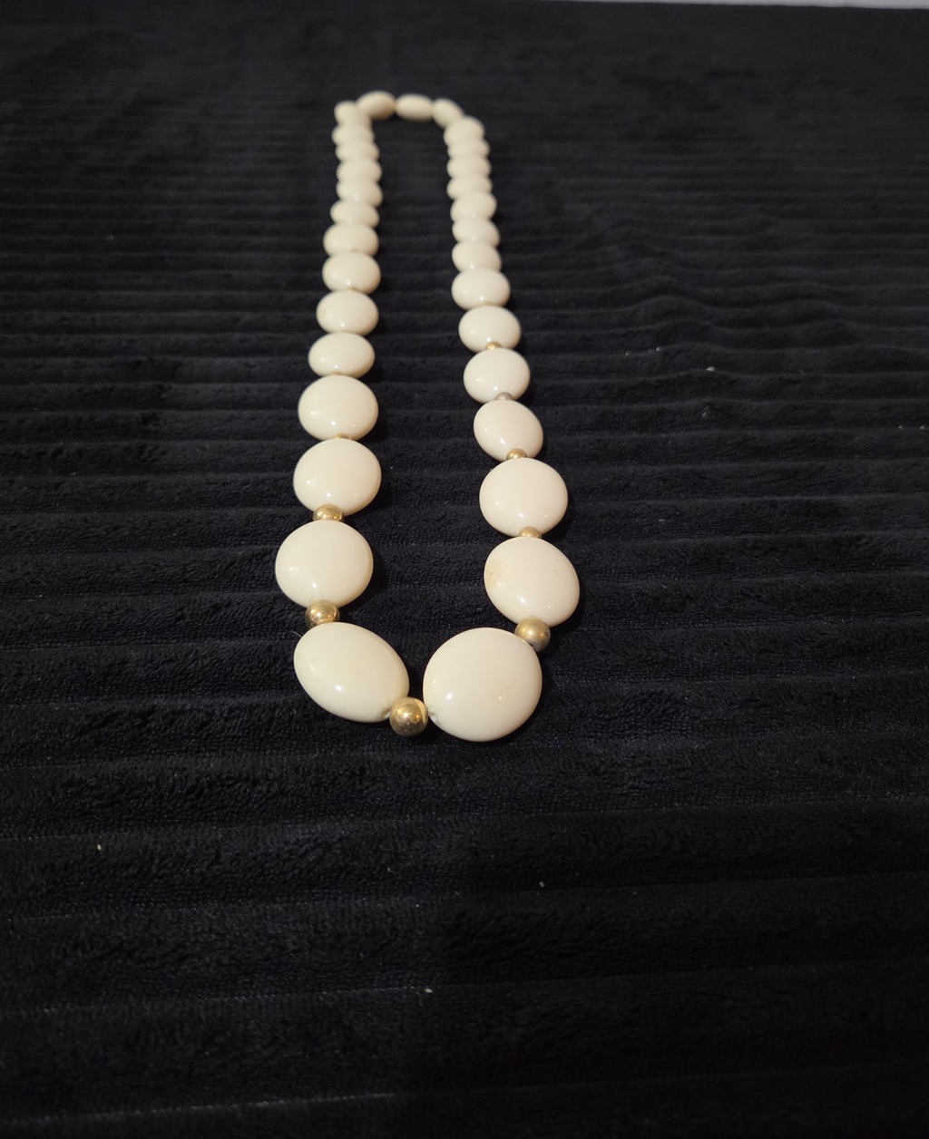 Vintage Cream Lucite Bead Necklace Graduated Flat Oval Disc Chain 32" No Clasp