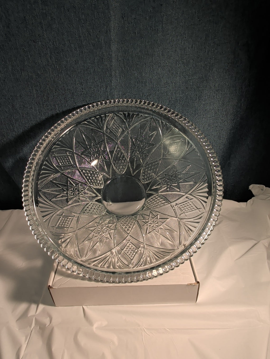 KIG Indonesia 10" Pressed Glass Bowl Starburst Floral MCM Centerpiece Serving