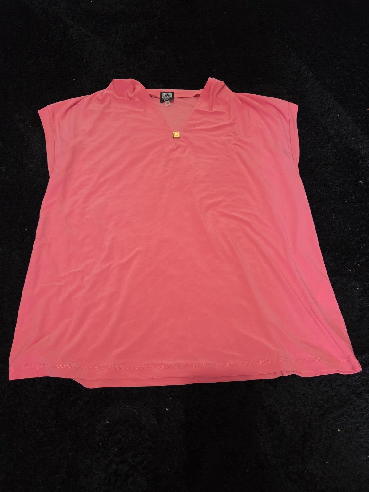 Anne Klein Sport Blouse Coral Lion Logo V-Neck Jersey Career Top Gently Used L