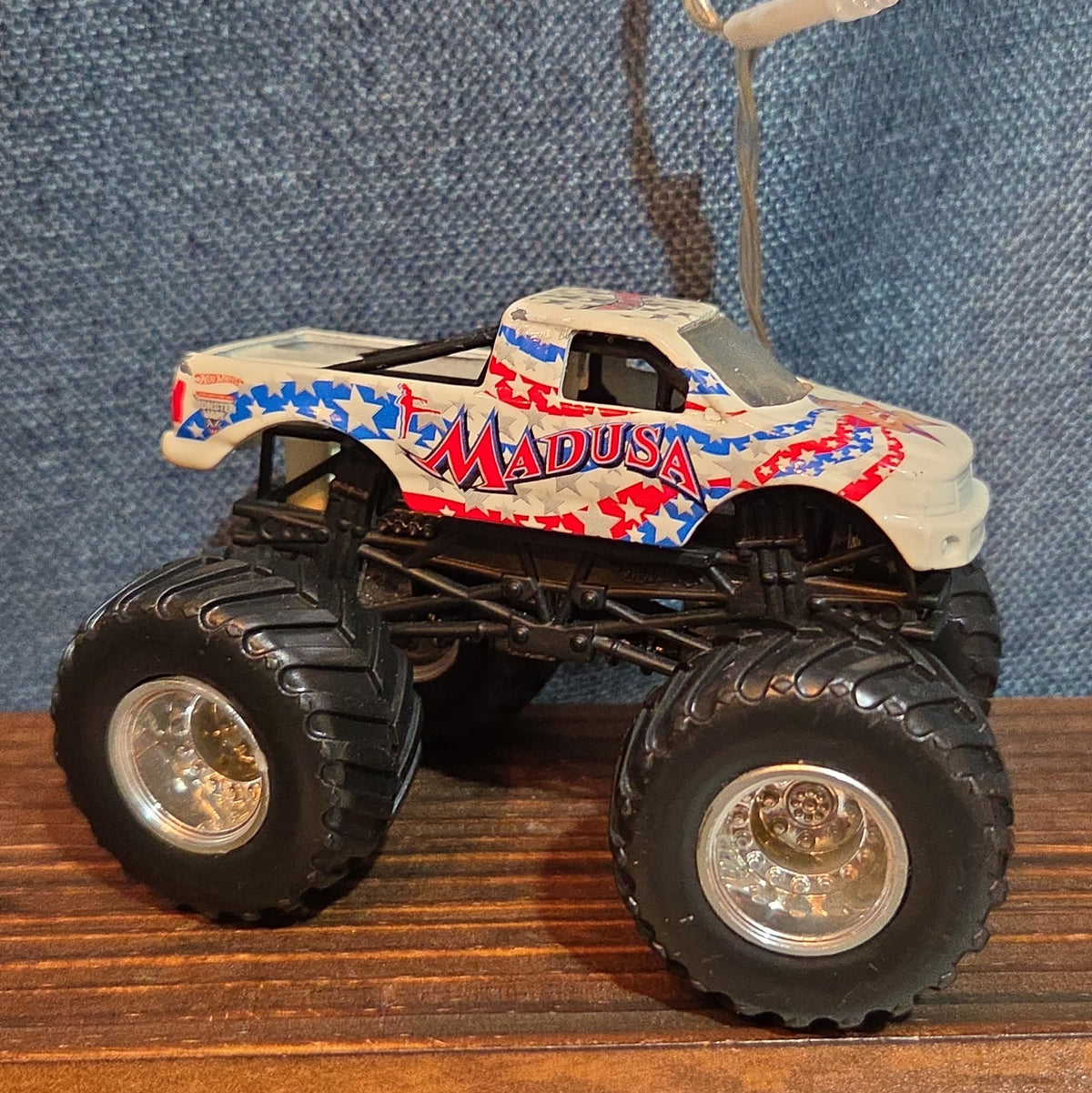 Hot Wheels Monster Jam Madusa Truck Diecast 2011