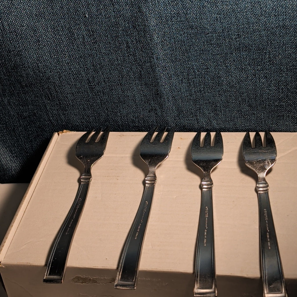 Set of 4 Hampton Silversmiths PORTFOLIO Glossy Salad Forks | 18/0 Stainless 208