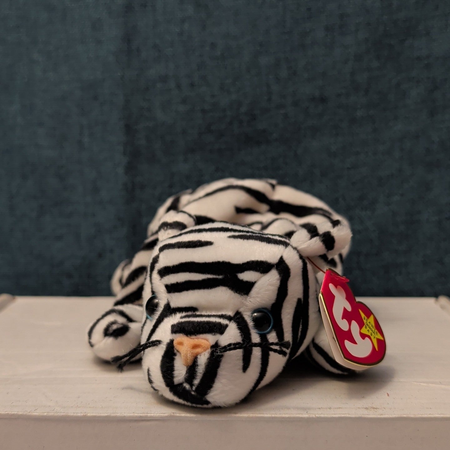 Ty Beanie Baby Blizzard White Tiger 1996 DOB Retired Stuffed Animal MWMT 04163