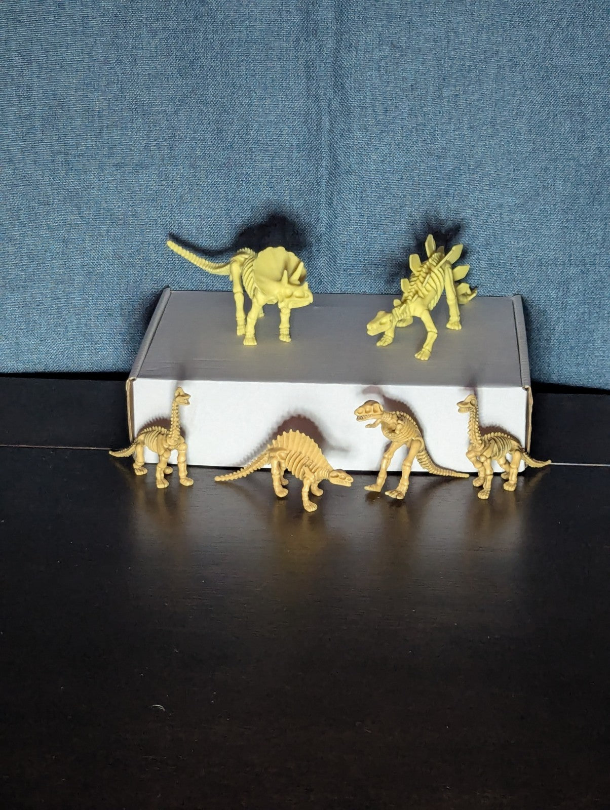 Dinosaur Excavation Kit & Skeleton Figure Set | Sealed Dig Block + 7 Toy Figures