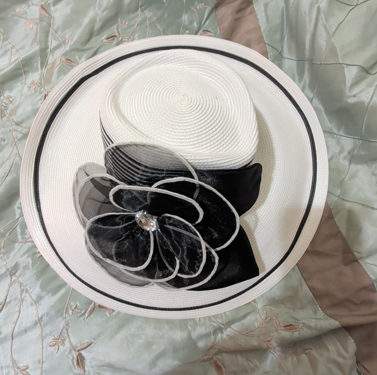 Tuscany Wide Brim Church Derby Dress Hat Black White Flower Bow Ribbon