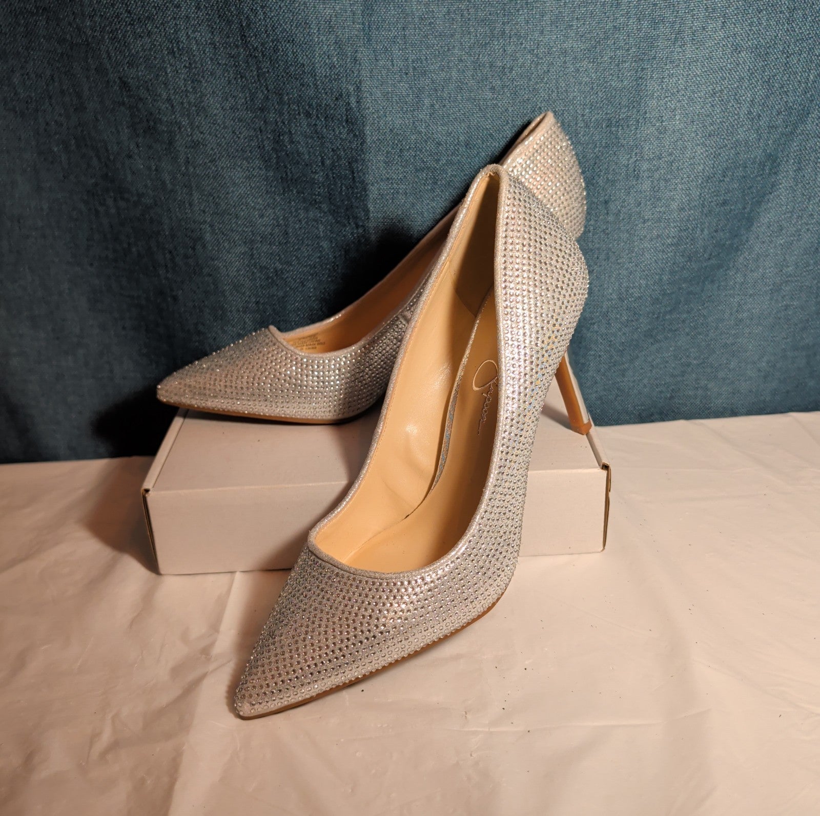 Jessica Simpson Lindiza Rhinestone Pumps 8M Silver Sparkly Stiletto Heels 39