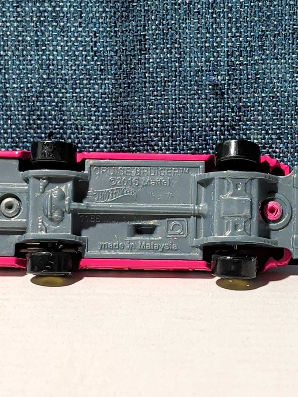 Hot Wheels Cruise Bruiser Pink | 2015 HW Wagons Demolition Derby | Loose Diecast