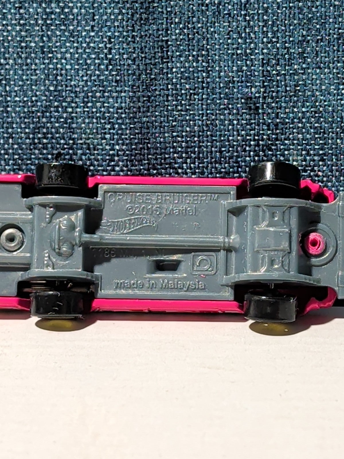 Hot Wheels Cruise Bruiser Pink | 2015 HW Wagons Demolition Derby | Loose Diecast