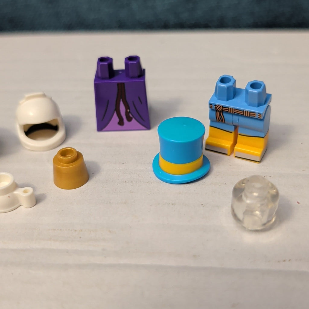 LEGO Minifigure Parts | Accessories GOLDFISH HEAD Hand Top Hat | Helmet Unique!