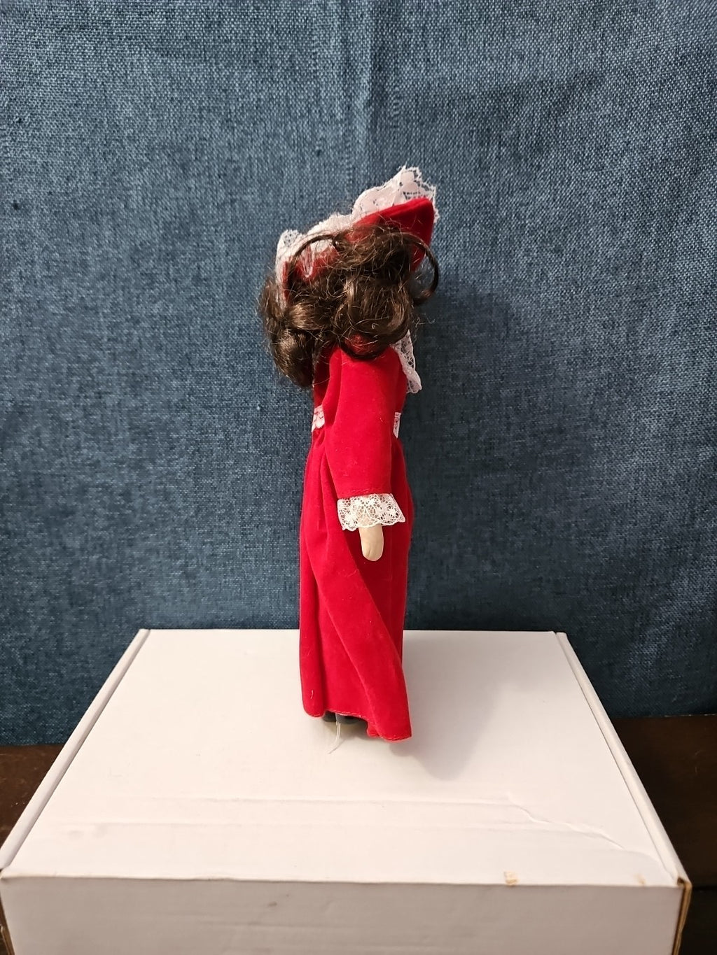 Set of 3 Vintage Porcelain Dolls | Red & Green Velvet | Christmas Carolers