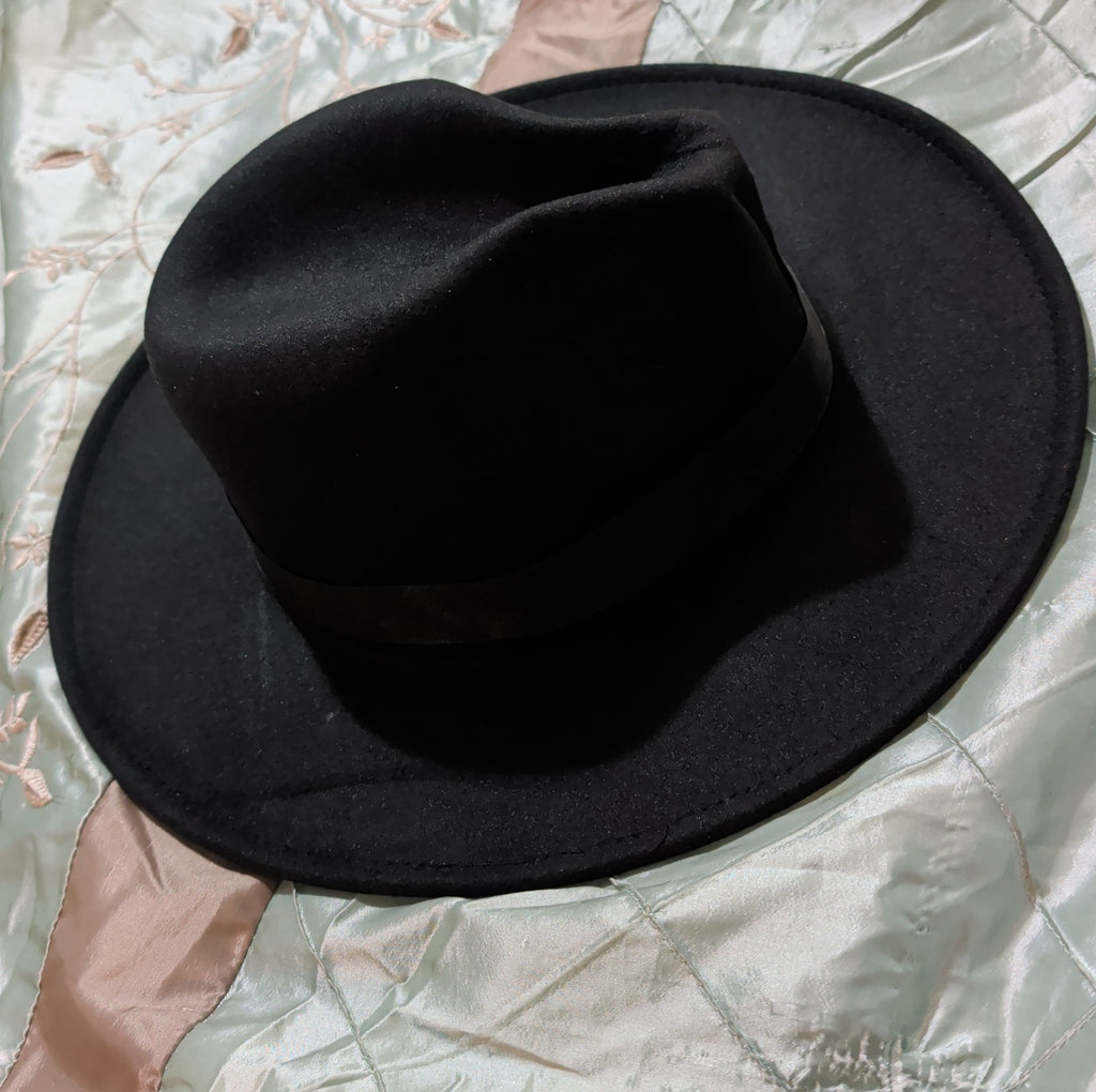 Cutely Covered Pink Bottom Black Cowboy Hat Felt Wide Brim Fedora Medium Used