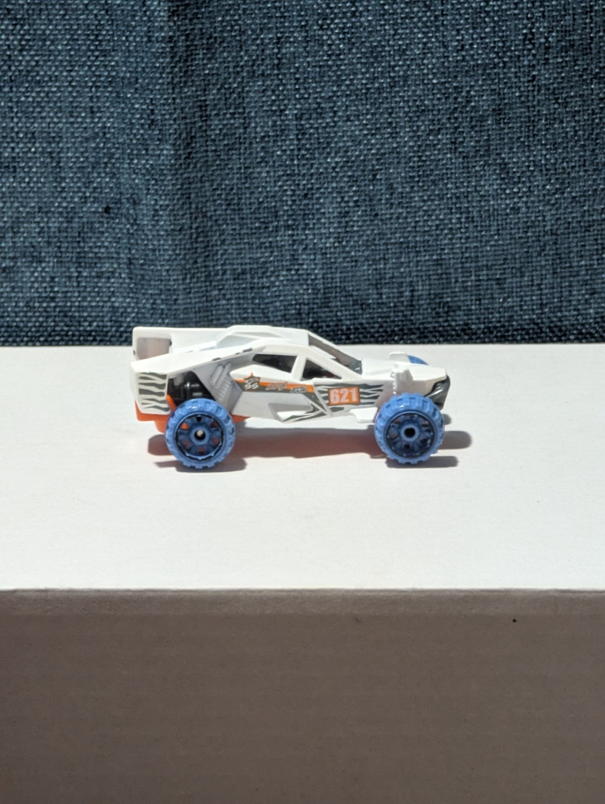 Hot Wheels Dune It Up (2018) | HW 50th Race Team Buggy | White #621 | Loose