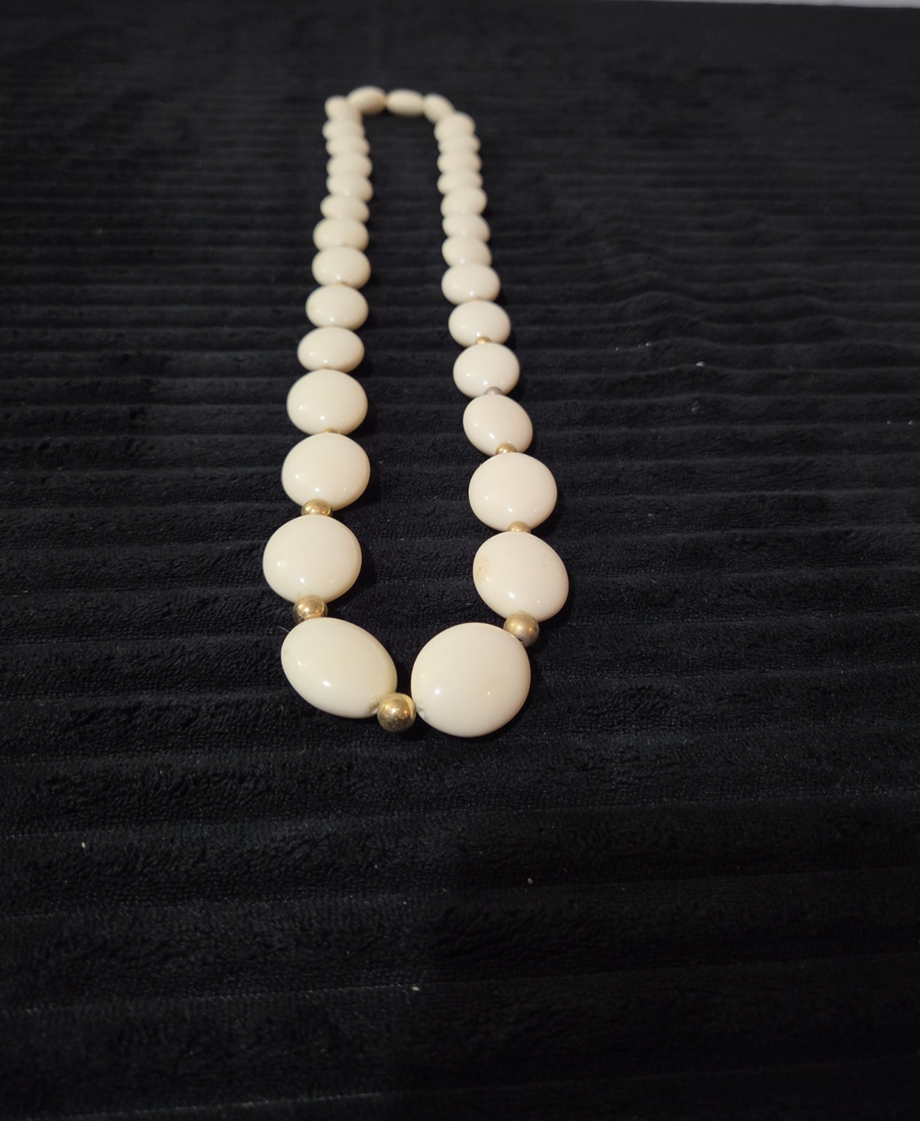 Vintage Cream Lucite Bead Necklace Graduated Flat Oval Disc Chain 32" No Clasp