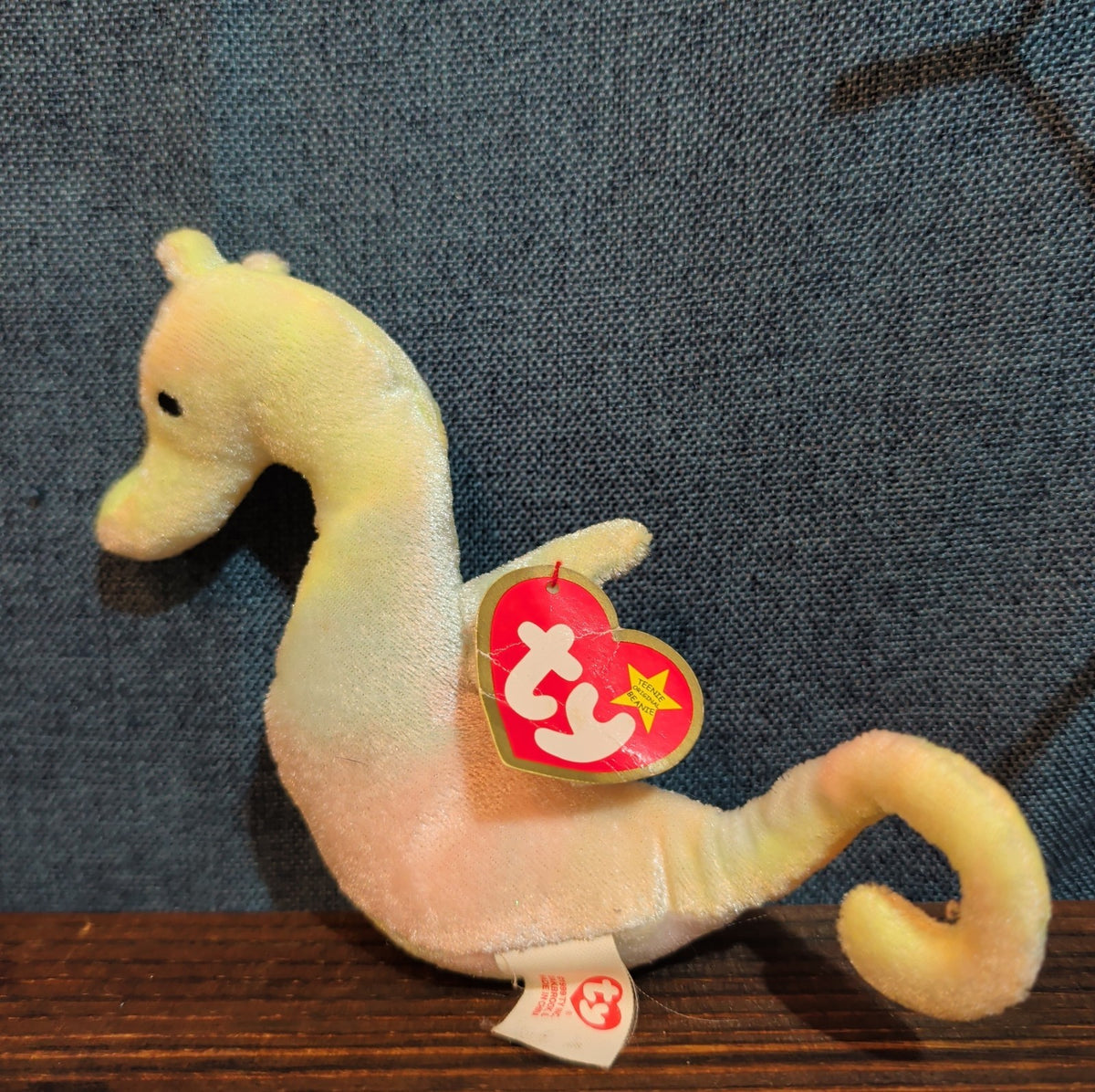 Vintage TY Teenie Beanie Baby, "Neon The Seahorse" With Original Tag EUC 