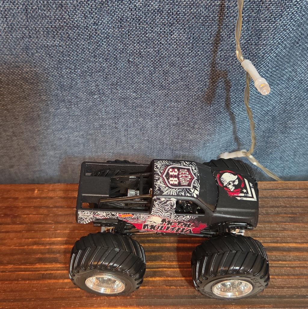 Hot Wheels Monster Jam Metal Mulisha Diecast Truck 2016