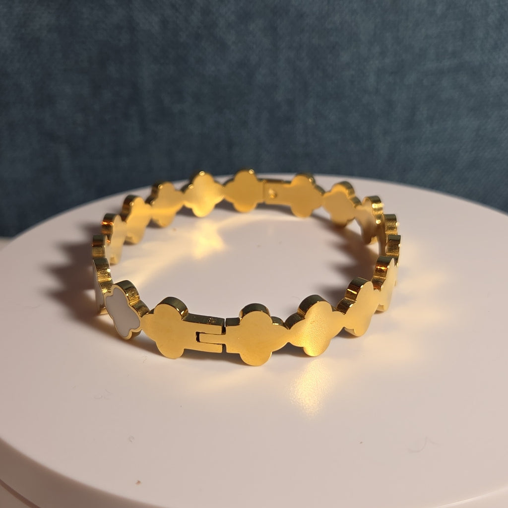Hinged White Clover Bangle Bracelet Gold Tone Enamel