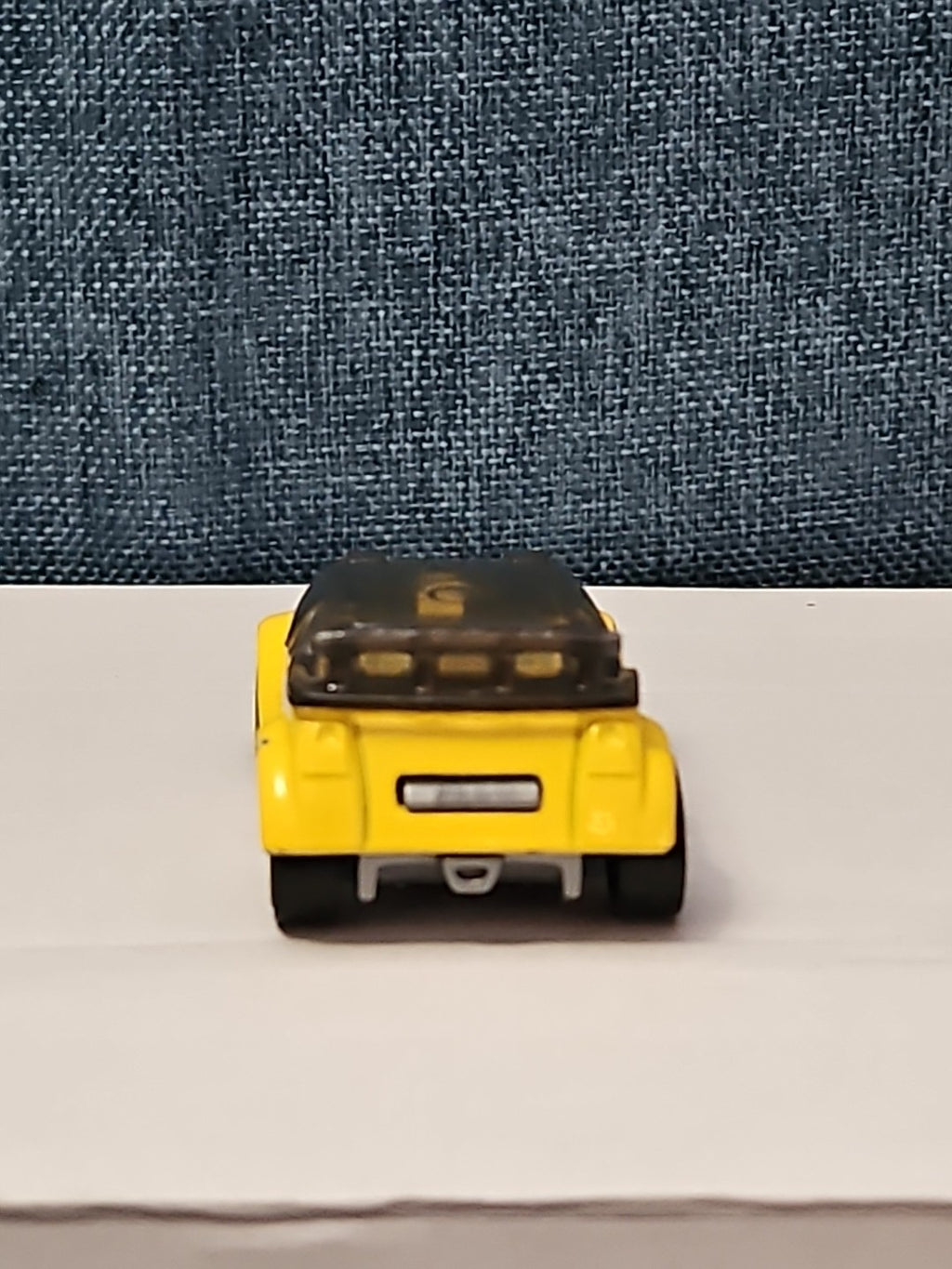 Hot Wheels Super Gnat | 2013 HW Stunt Track Aces | Yellow #55 Race Car