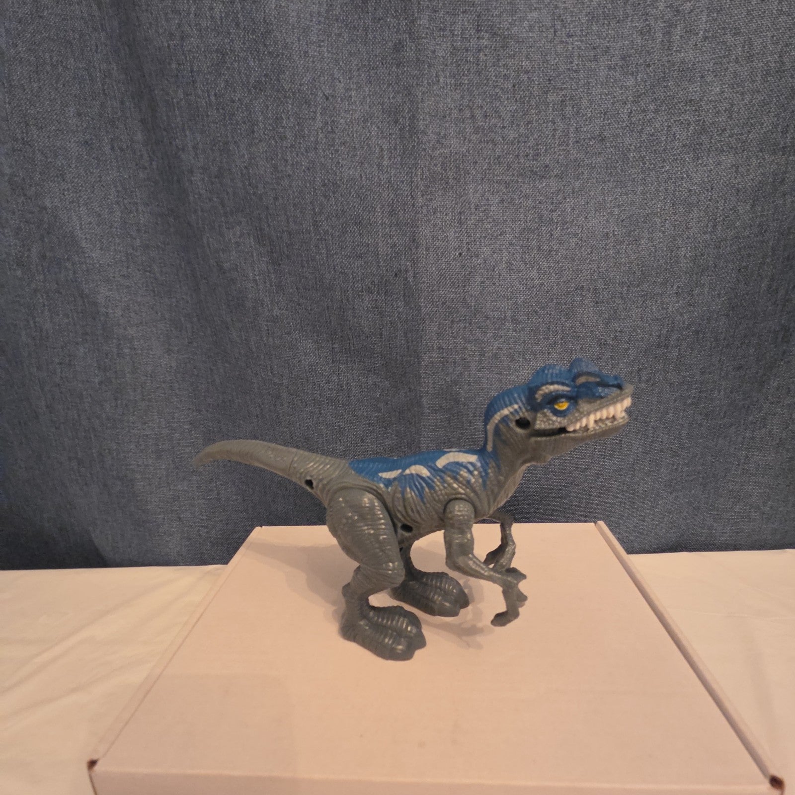 Chap Mei Dino Valley Velociraptor Figure Blue Stripe Replacement Animal Planet 7