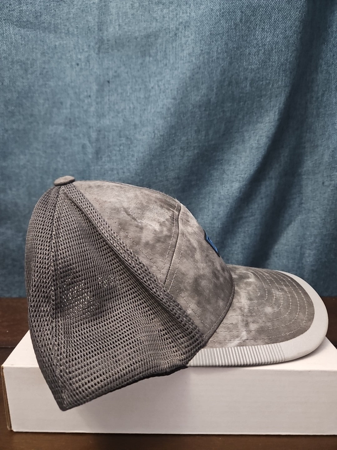Hurley Flex-Fit Mission Trucker Hat Cap Size L/XL Gray Mesh Performance Surf