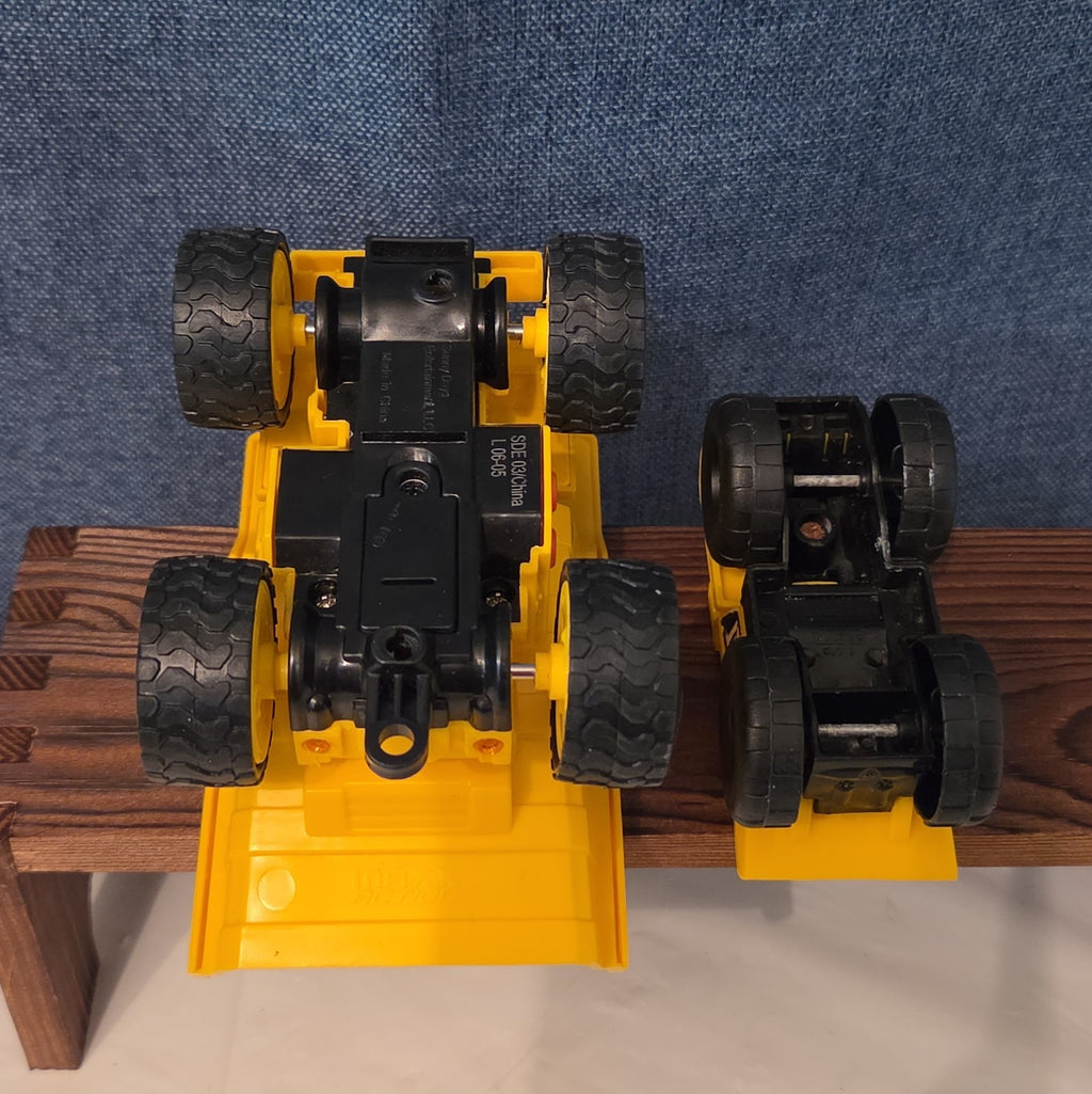 Toy Dump Truck Lot of 2 CAT & DIG 2500 Plastic Sandbox Vehicles